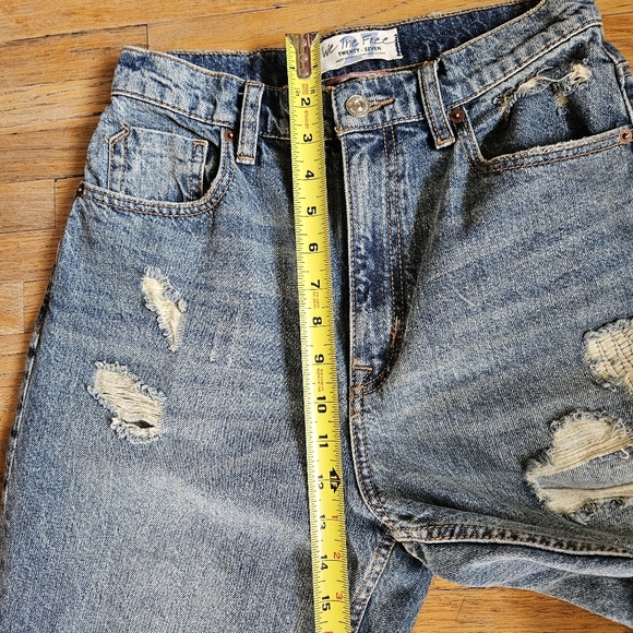 We The Free Distressed Jeans Size 27 - Picture 3 of 8